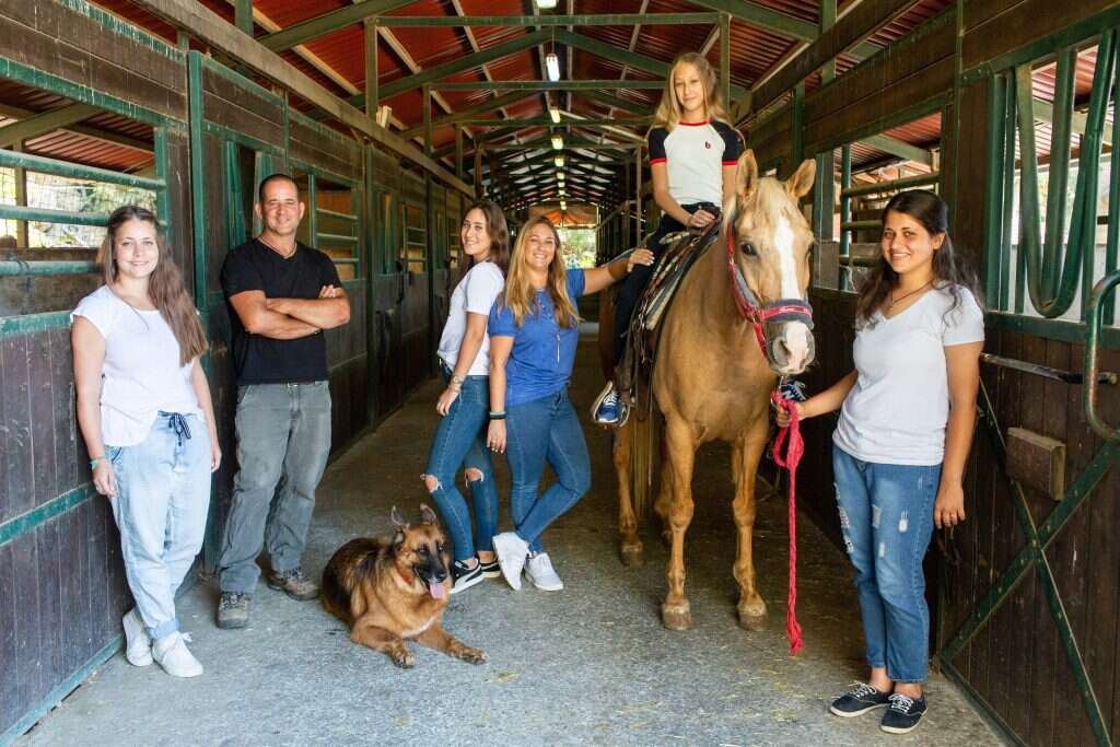 משפחת לאופר, צור־הדסה. | אבישג שאר-ישוב