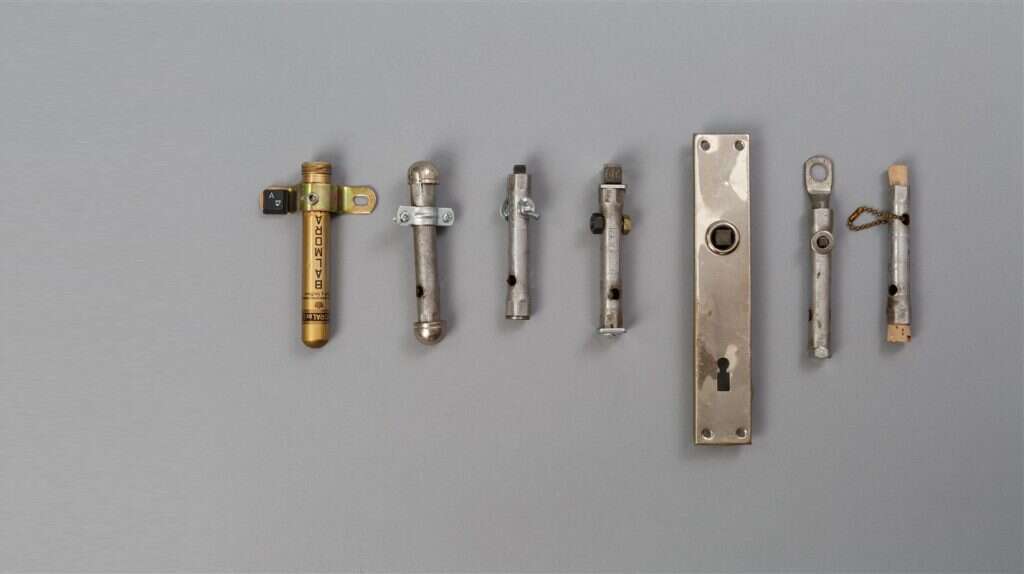 מזוזות. | אורית ארנון