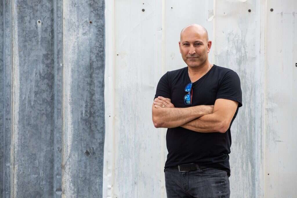 צ'רלי אלבז . | אבישג שאר-ישוב