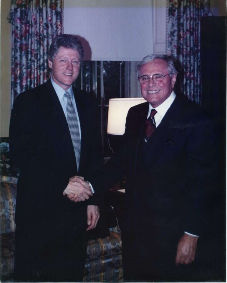 מרטין גרינפלד עם הנשיא קלינטון. | מהאוסף הפרטי