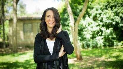 לוסי אהריש. | אריק סולטן לוסי אהריש. | אריק סולטן