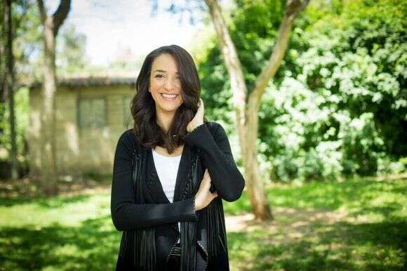 לוסי אהריש. | אריק סולטן