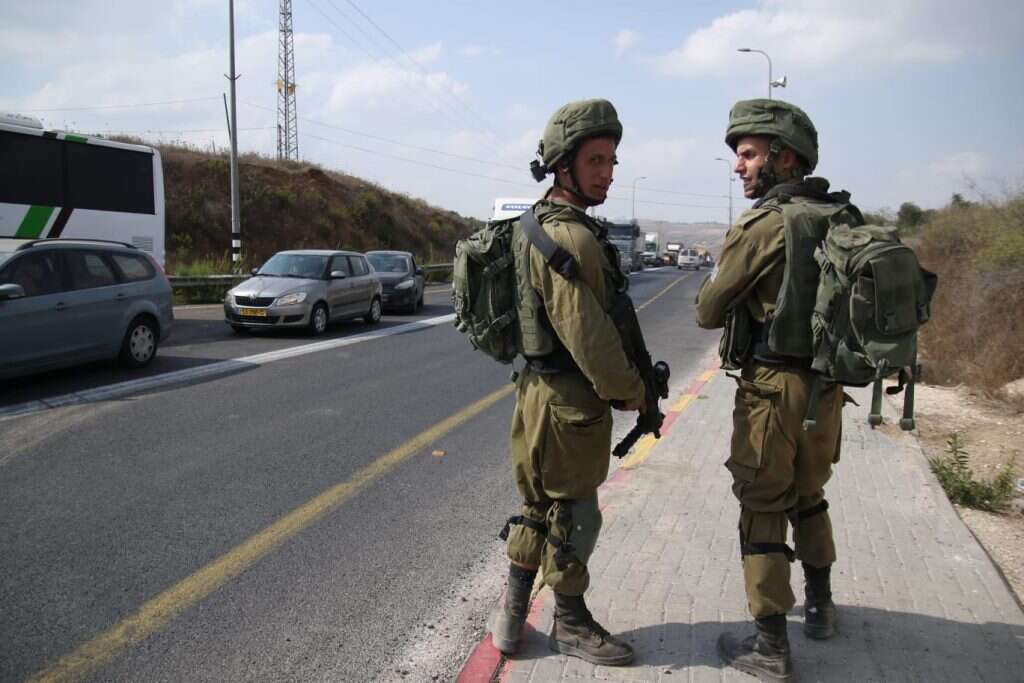 סמוך לזירת הפיגוע בשומרון. | שלמה מלט, TPS סמוך לזירת הפיגוע בשומרון. | שלמה מלט, TPS