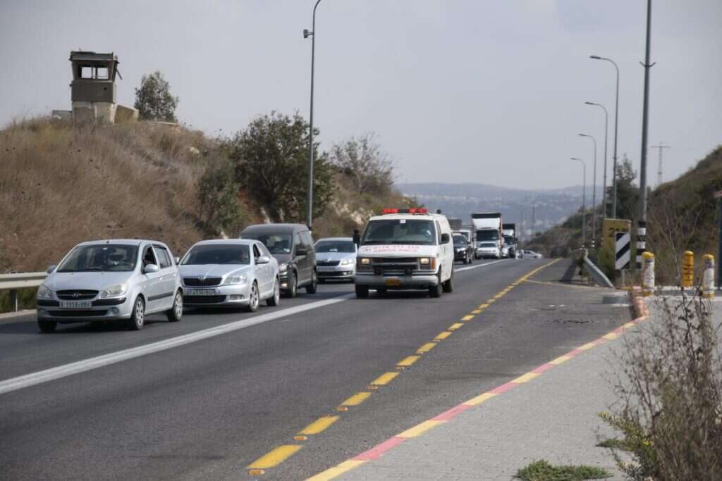 סמוך לזירת הפיגוע בשומרון. | שלמה מלט, TPS סמוך לזירת הפיגוע בשומרון. | שלמה מלט, TPS