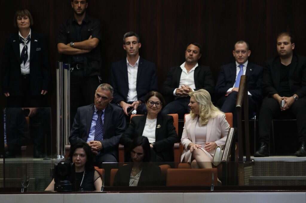 אשת ראש הממשלה ונשיאת בית המשפט העליון. | הדס פרוש, פלאש 90 אשת ראש הממשלה ונשיאת בית המשפט העליון. | הדס פרוש, פלאש 90