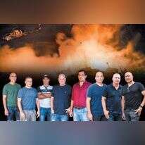 לוחמי "כחול וחום". מימין: צ'רלי אלבז, עדי כרמי, ברק דקל, שמואל בן-עזרא, עודד טישאואר, אופיר בן-שבת, אבי שזר, אלון הירש. צילומים: אבישג שאר-ישוב, שאטרסטוק, עופר זידון, פלאש 90