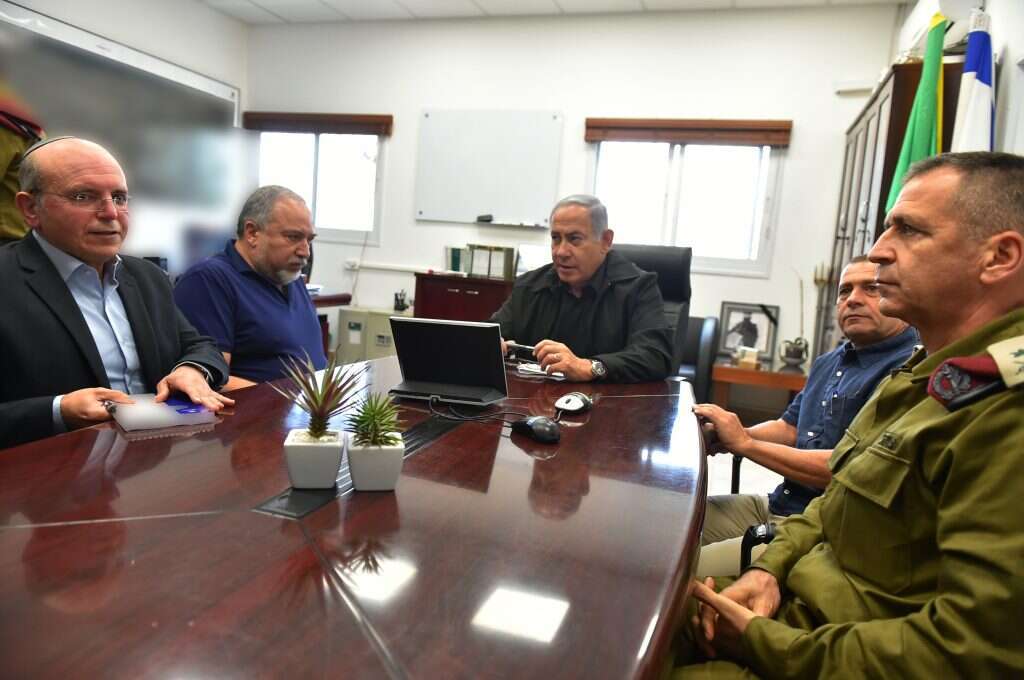 נתניהו בהערכת מצב מיוחדת באוגדת עזה. | עמוס בן גרשום, לע"מ