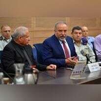 אביגדור ליברמן בוועדת החוץ והביטחון. | אריאל חרמוני, משרד הביטחון אביגדור ליברמן בוועדת החוץ והביטחון. | אריאל חרמוני, משרד הביטחון