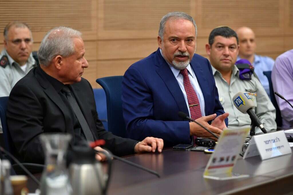 אביגדור ליברמן בוועדת החוץ והביטחון. | אריאל חרמוני, משרד הביטחון אביגדור ליברמן בוועדת החוץ והביטחון. | אריאל חרמוני, משרד הביטחון