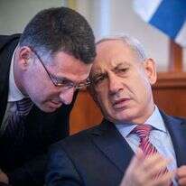 בנימין נתניהו וגדעון סער. | ארכיון: נועם מושקוביץ, פלאש 90