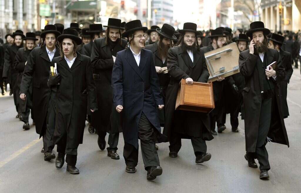 הפגנת חסידי סאטמר במנהטן נגד חוק הגיוס בישראל, 2014. | AFP