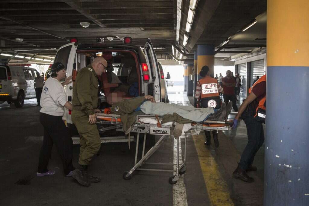 פינוי חייל פצוע. | הדס פרוש, פלאש 90