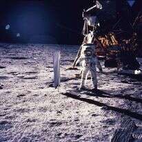 אסטרונאוטים על הירח | AP