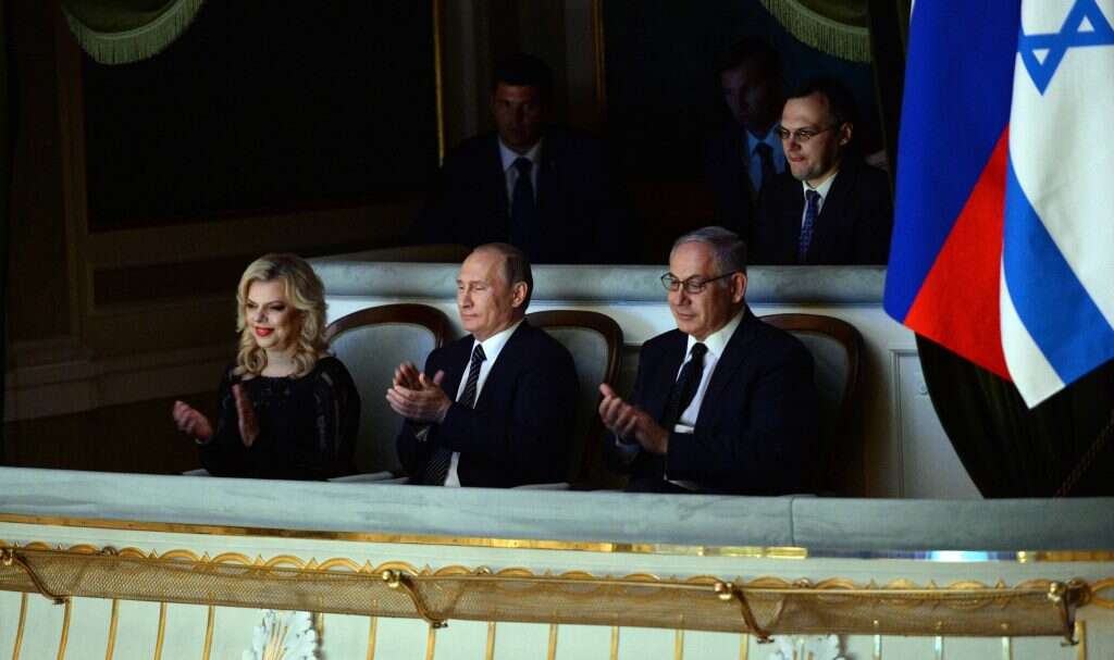 נתניהו ורעייתו באירוע לציון 25 שנה לחידוש היחסים הדיפלומטים בין רוסיה ל ישראל בתאטרון הבולשוי במוסקבה. | חיים צח, לע''מ