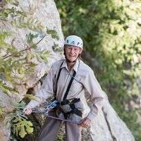 אנדריאה ענתי. | אביטל הירש