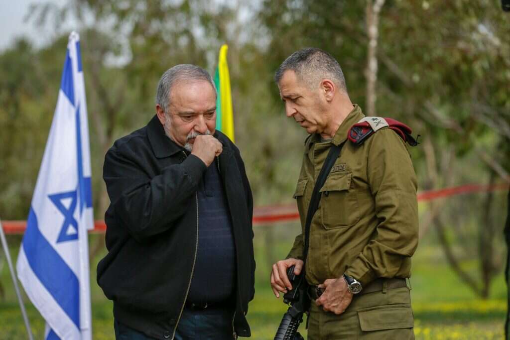 הרמטכ"ל אביב כוכבי ואביגדור ליברמן. ארכיון. | יהודה פרץ