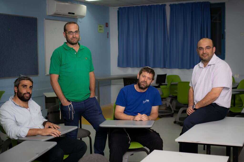 ארבעה מהמנהלים החברים בפורום יש"י: רפי מימון, אריאל בן־ברוך, אלי ניסנהולץ ויאיר שטבון. | אריק סולטן ארבעה מהמנהלים החברים בפורום יש"י: רפי מימון, אריאל בן־ברוך, אלי ניסנהולץ ויאיר שטבון. | אריק סולטן