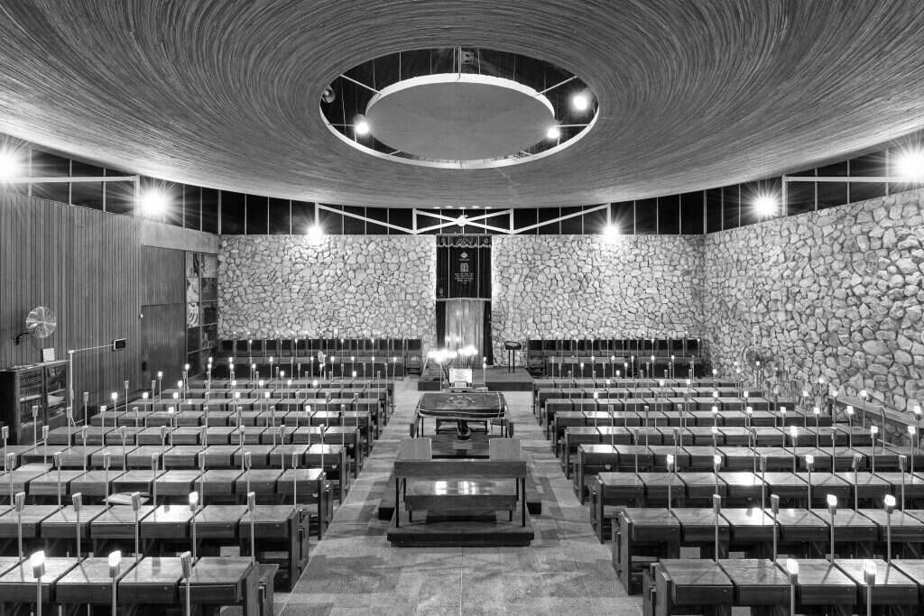 בית הכנסת המרכזי בנצרת־עילית שתכנן נחום זולוטוב. | אלי סינגלובסקי