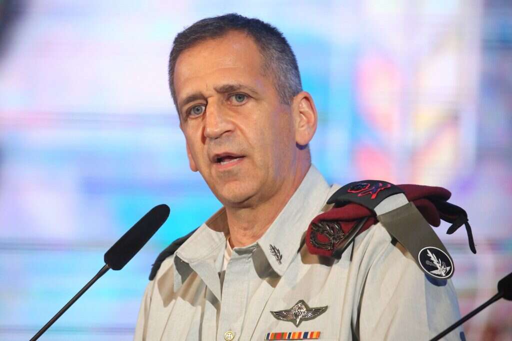 הרמטכ"ל אביב כוכבי. | קוקו