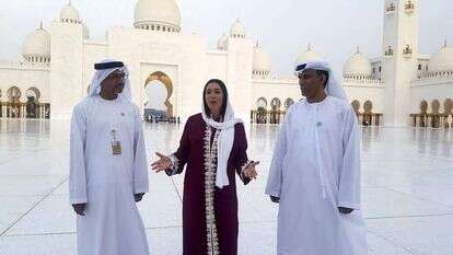 השרה מירי רגב במסגד באבו־דאבי. | EPA