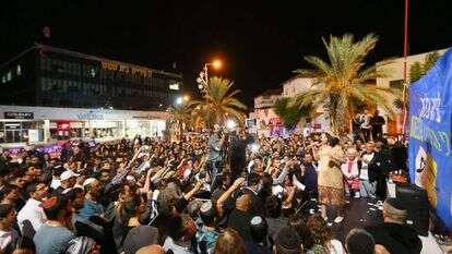 חוגגים בבית-שמש. | יעקב לדרמן, פלאש 90