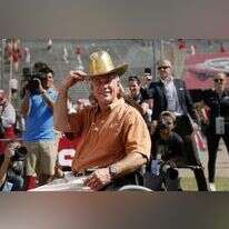 מושל טקסס גרג אבוט. | AP