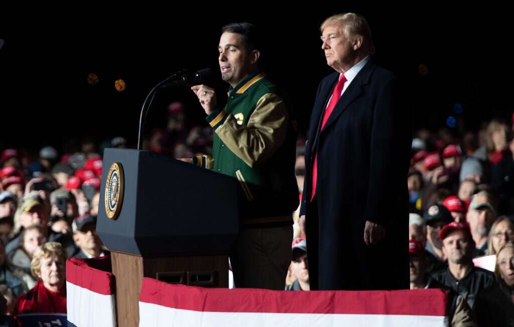 טראמפ ומושל וויסכונסון סקוט ווקר. | AFP טראמפ ומושל וויסכונסון סקוט ווקר. | AFP