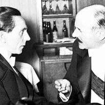 יוזף גבלס והשגריר הצרפתי בברלין, 1937. | AP