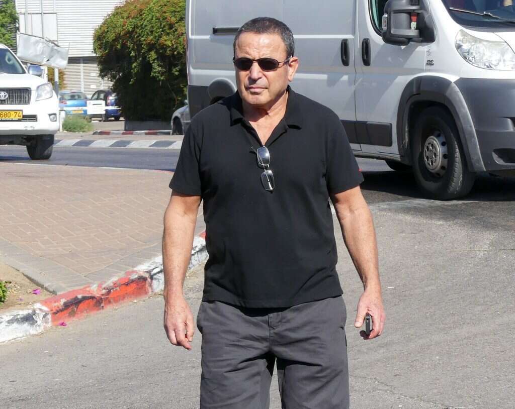 שי ברוש. | דני מרון