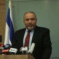 שר הביטחון אביגדור ליברמן מודיע על התפטרותו. | מרים צחי שר הביטחון אביגדור ליברמן מודיע על התפטרותו. | מרים צחי