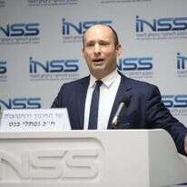 נפתלי בנט בכנס של המחקר לביטחון לאומי. | חן גלילי