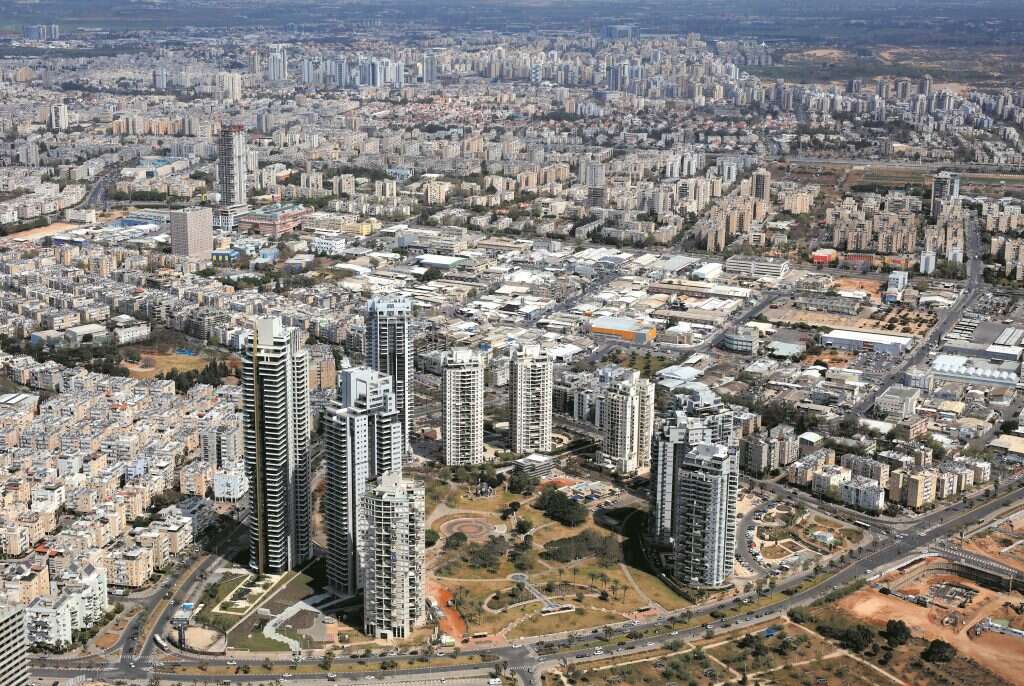 בת ים. | שאטרסטוק