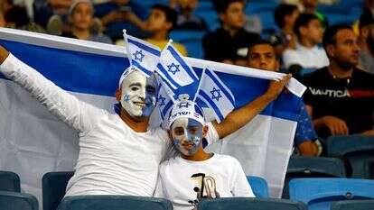 הנבחרת עדיין מפסידה, אבל האוהדים מרוצים. | AFP