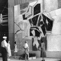 "אפשר עם אמנות מודרנית ואפשר בלי". העבודה "עוצמה" מאת יוסף זריצקי מוצגת ב"תערוכת העשור", 1958. | ורנר בראון