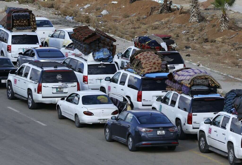 אזרחים סורים נוטשים את בתיהם, 2018. | AFP