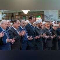 בשאר אל אסד מתפלל במסגד. | EPA בשאר אל אסד מתפלל במסגד. | EPA