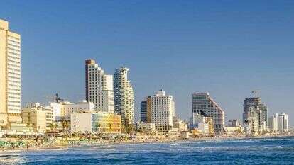 קו הרקיע של תל-אביב. | שאטרסטוק