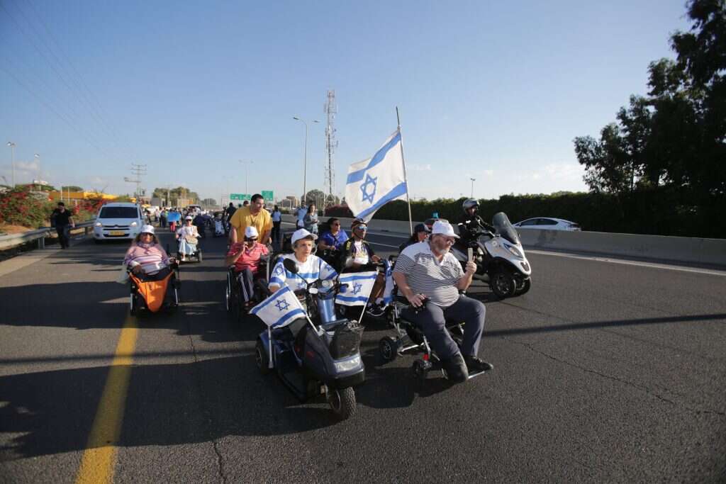 מחאת הנכים בכביש החוף