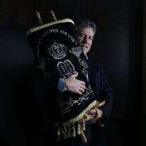 עמיאל הירש. | מרים צחי