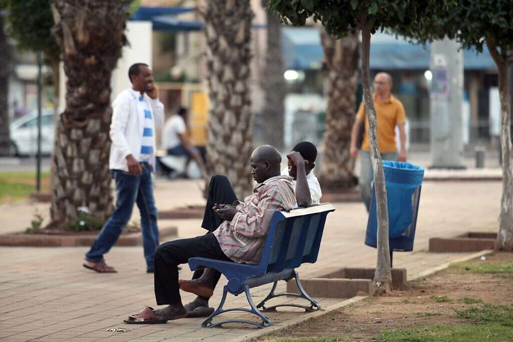 מסתננים מסודן בדרום תל אביב. | גדעון מרקוביץ'