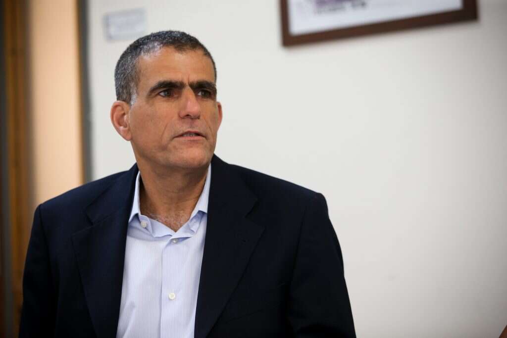 מוזי רז. | אורן בן חקון מוזי רז. | אורן בן חקון