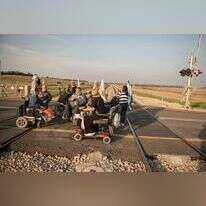 נכים מוחים על פסי הרכבת. | קובי ריכטר- TPS