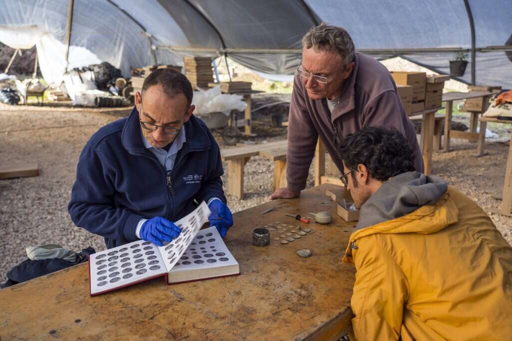 עבודת המחקר בשטח. | יניב ברמן, באדיבות החברה לפיתוח קיסריה עבודת המחקר בשטח. | יניב ברמן, באדיבות החברה לפיתוח קיסריה