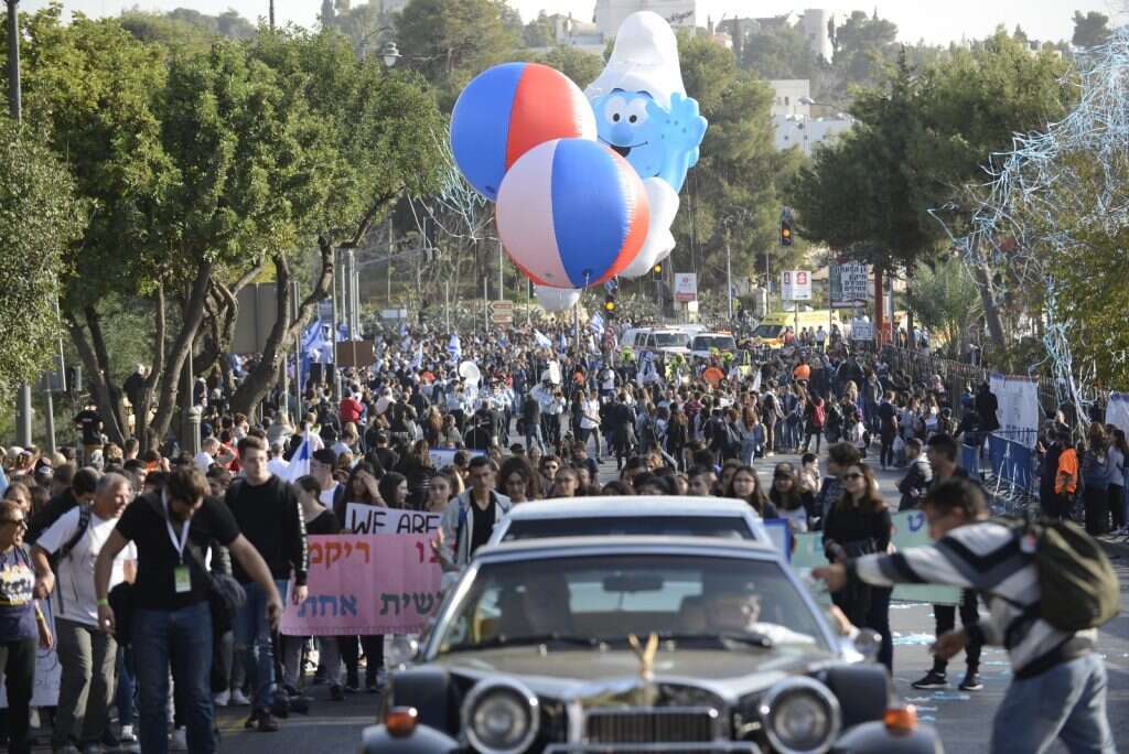 המתנפחים בצעדה. | נועם ריבקין, יח"צ המתנפחים בצעדה. | נועם ריבקין, יח"צ