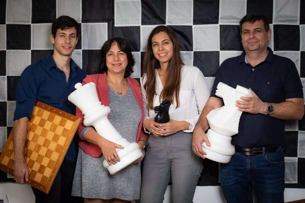 בוריס, אריאלה, לובה וליאור. | אריק סולטן