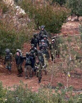 חיילי צה"ל מאתרים מנהרות של חיזבאללה. | AFP