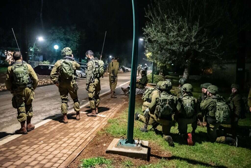 צ'ופרים שחולקו לחיילים. | אייל מרגולין, ג'יני