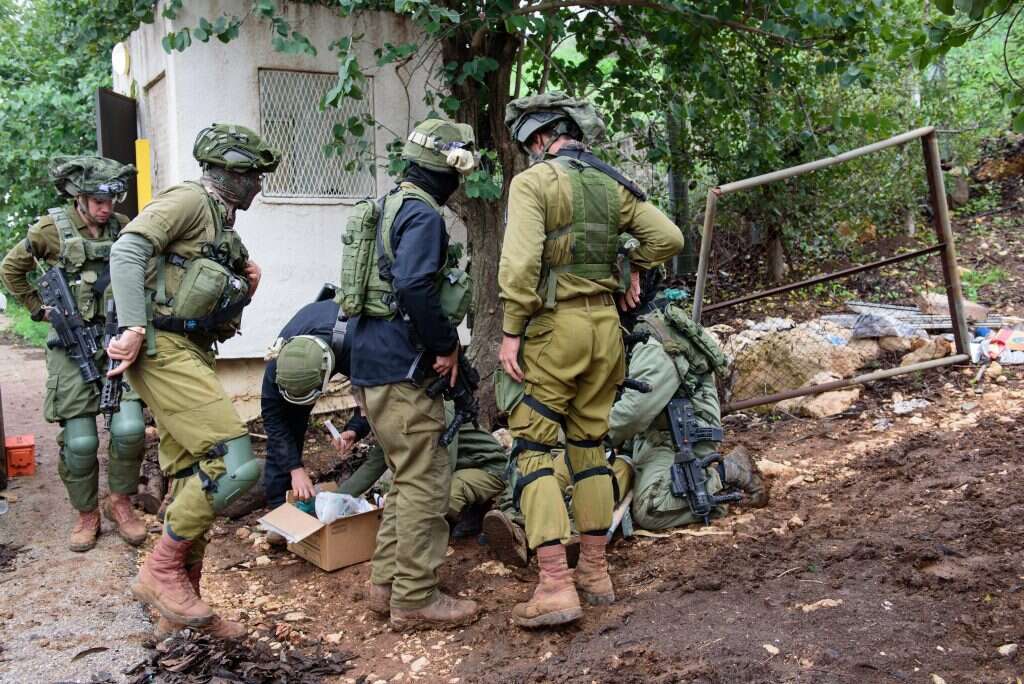 תרגול הטיפול בפצועים. | אייל מרגולין, ג'יני