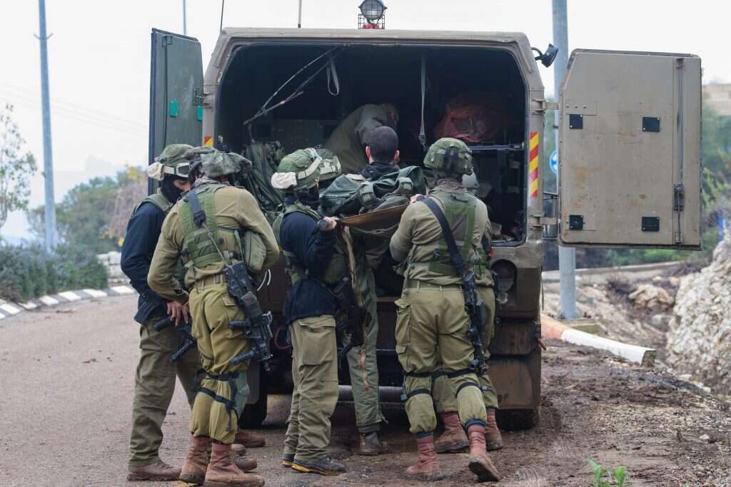 תרגול הטיפול בפצועים. | אייל מרגולין, ג'יני