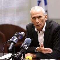 השר לביטחון פנים עמר בר־לב. | דודי ועקנין